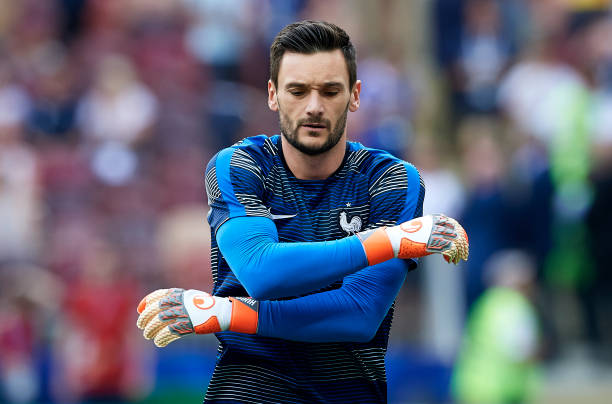 爾瓦雷斯仍 爾瓦雷斯仍